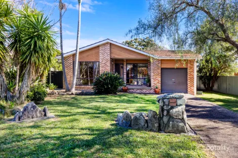 Property photo of 3 Alverstoke Close Bomaderry NSW 2541