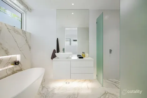 Property photo of 46 Woodroffe Avenue Main Beach QLD 4217