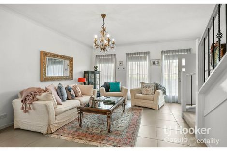 Property photo of 15 Cobble Circuit West Hoxton NSW 2171