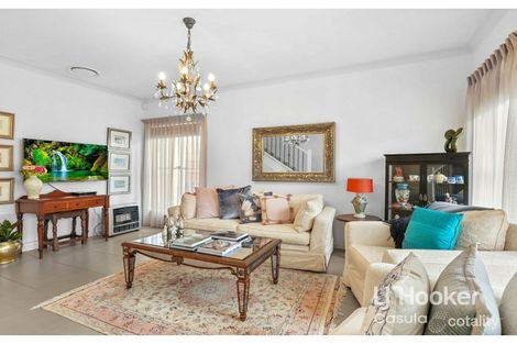 Property photo of 15 Cobble Circuit West Hoxton NSW 2171