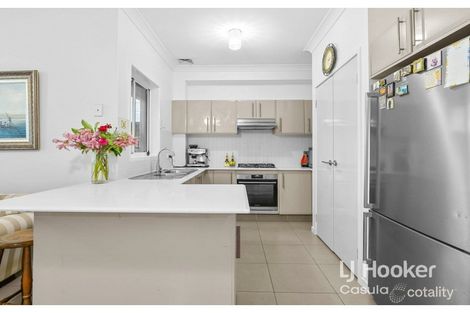 Property photo of 15 Cobble Circuit West Hoxton NSW 2171