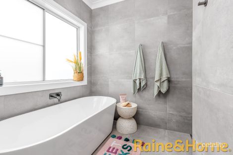 Property photo of 51 Waterway Crescent Dubbo NSW 2830