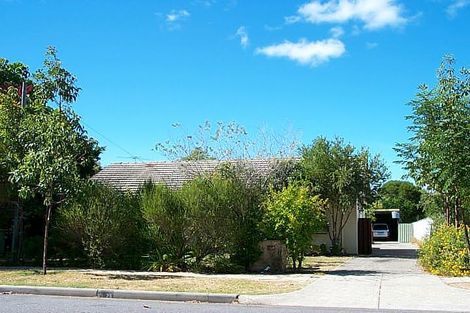 26 Berehaven Ave, Thornlie, WA 6108