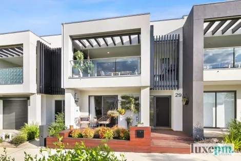 29 Hillsborough Walk, Charlemont, VIC 3217