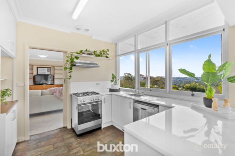 Property photo of 21 Cara Road Highton VIC 3216