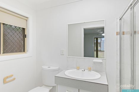 Property photo of 6 Beaufront Place Forest Lake QLD 4078