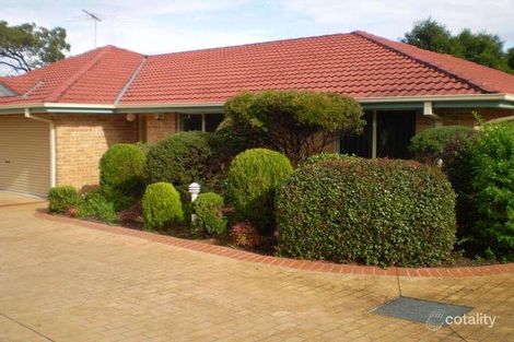 Property photo of 4/6 Lehn Road East Hills NSW 2213