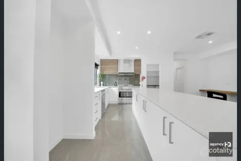 Property photo of 5 Dawley Circuit Werribee VIC 3030