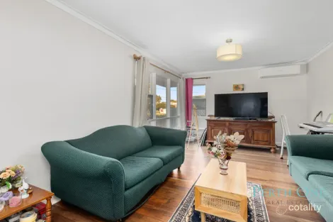 194 Fisher St, Cloverdale, WA 6105