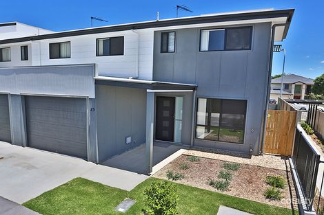 Property photo of 40/10 Emerald Place Bridgeman Downs QLD 4035