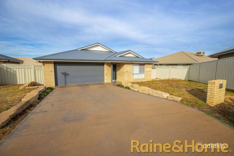 Property photo of 10 Lady Barron Circle Dubbo NSW 2830