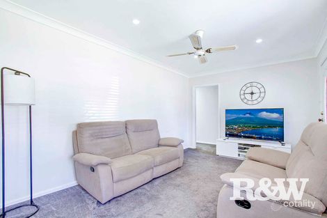 17 Melanesia Ave, Lethbridge Park, NSW 2770