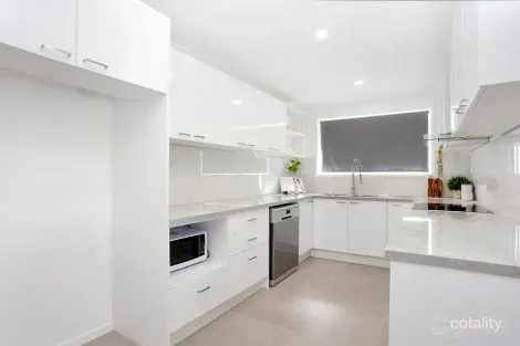 Property photo of 2/134 Oxley Drive Paradise Point QLD 4216