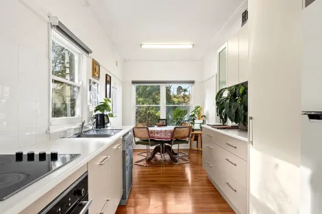 Property photo of 33 Robertson Street Coniston NSW 2500
