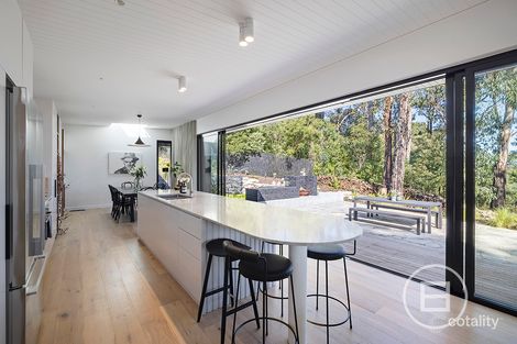 Property photo of 33 Elizabeth Road Red Hill VIC 3937