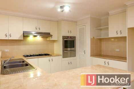 Property photo of 6 Montague Court Endeavour Hills VIC 3802