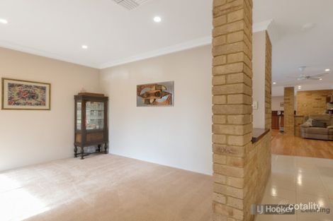 Property photo of 11 Gledhill Way Leeming WA 6149