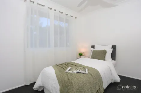 Property photo of 2/134 Oxley Drive Paradise Point QLD 4216