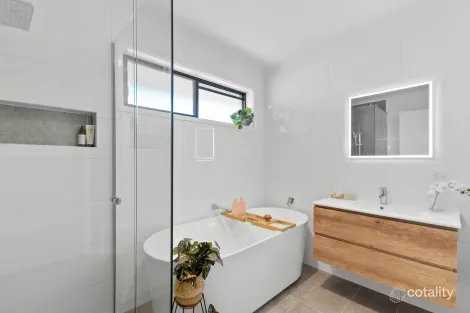 Property photo of 29 Collins Street Kangaroo Flat VIC 3555