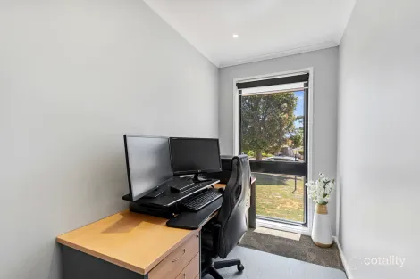 Property photo of 29 Collins Street Kangaroo Flat VIC 3555
