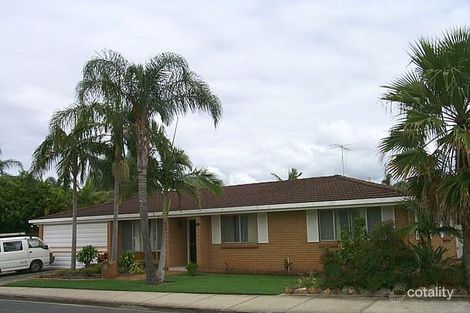 37 Bordeaux Pde, Mermaid Waters, QLD 4218