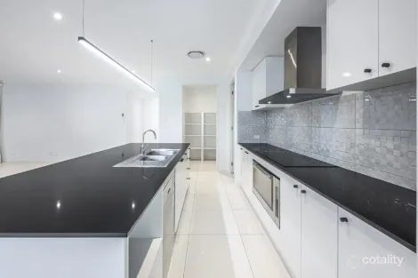 Property photo of 31 Endell Street Bridgeman Downs QLD 4035