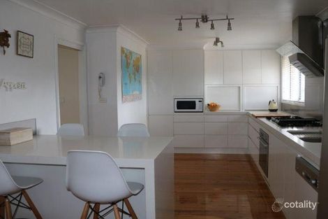Property photo of 2 Gray Place Bradbury NSW 2560