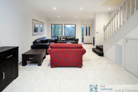Property photo of 2/5 Carnation Court Endeavour Hills VIC 3802