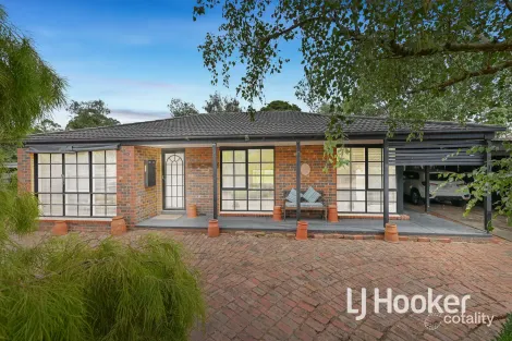 4 Melrose Ct, Berwick, VIC 3806