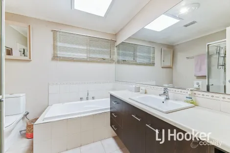 Property photo of 4 Melrose Court Berwick VIC 3806