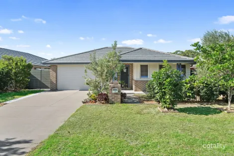 38 Apple St, Fern Bay, NSW 2295