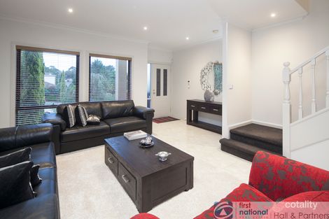 Property photo of 2/5 Carnation Court Endeavour Hills VIC 3802
