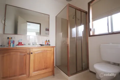 Property photo of 143 Hothlyn Drive Craigieburn VIC 3064