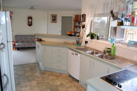 Property photo of 2 Laurina Close Warrnambool VIC 3280