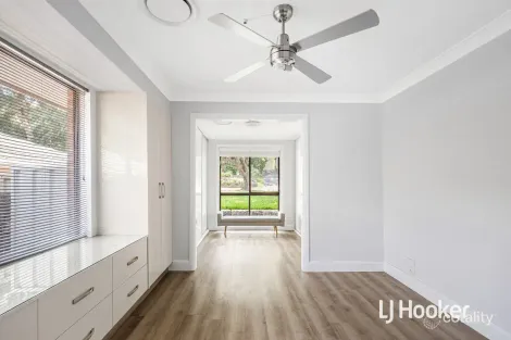 Property photo of 34 Oleander Crescent Riverstone NSW 2765