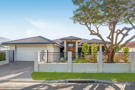 54/40 Cotlew St E, Southport, QLD 4215