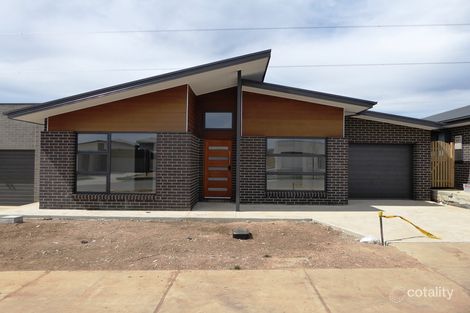 90 Lionel Rose St, Holt, ACT 2615