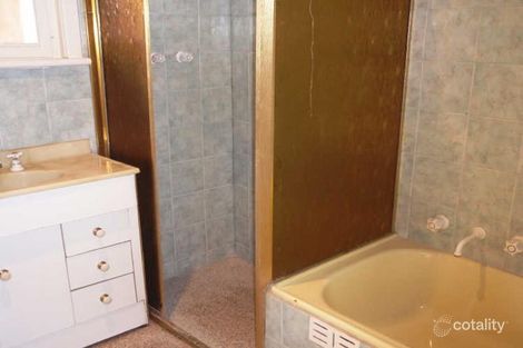 10 Nottingham Cres, Valley View, SA 5093