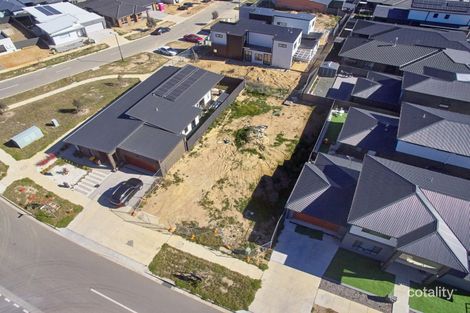 9 Booroolong St, Throsby, ACT 2914