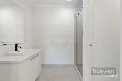 Property photo of 14 Newfoundland Circuit Bonnie Brook VIC 3335