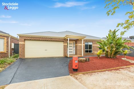 Property photo of 32 Maclarens Close Manor Lakes VIC 3024