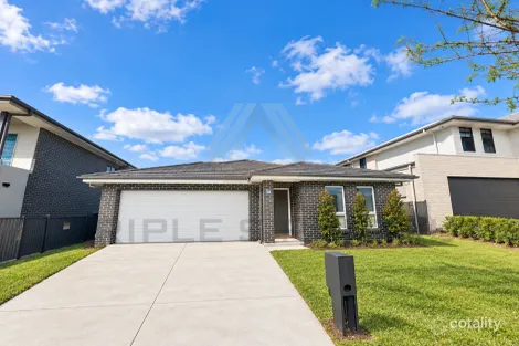 12 Lantern St, Menangle Park, NSW 2563