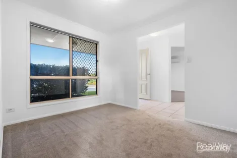 Property photo of 17 Capriole Close Yamanto QLD 4305
