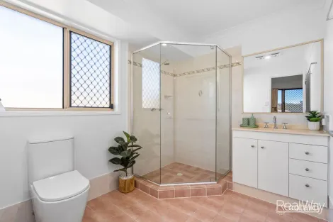 Property photo of 17 Capriole Close Yamanto QLD 4305