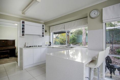 Property photo of 13 Benjamin Court Spring Gully VIC 3550