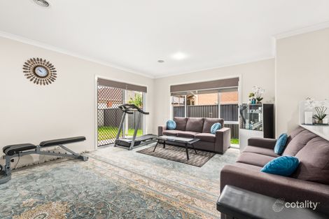 Property photo of 35 Everly Circuit Pakenham VIC 3810