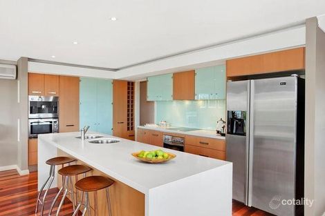 Property photo of 3 Deenyi Close Cordeaux Heights NSW 2526