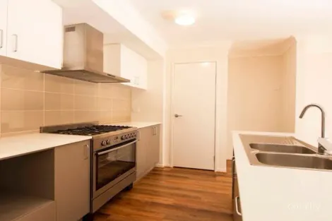 Property photo of 15 Mallacoota Crescent Armstrong Creek VIC 3217