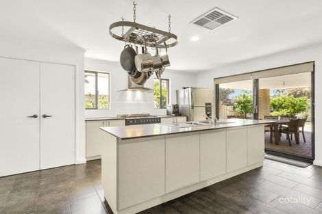 Property photo of 17 Seattle Elbow Hocking WA 6065