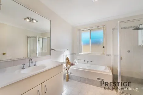 Property photo of 10 St Jerome Close Blair Athol NSW 2560